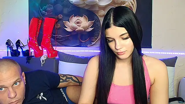 Snapshot of xDeepInLovexx chatting on December 1, 6:42 pm xDeepInLovexx online show from December 1, 6:42 pm