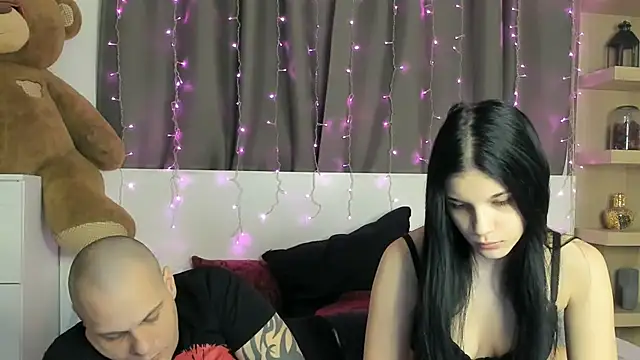 Snapshot of xDeepInLovexx chatting on March 1, 5:27 pm xDeepInLovexx online show from March 1, 5:27 pm