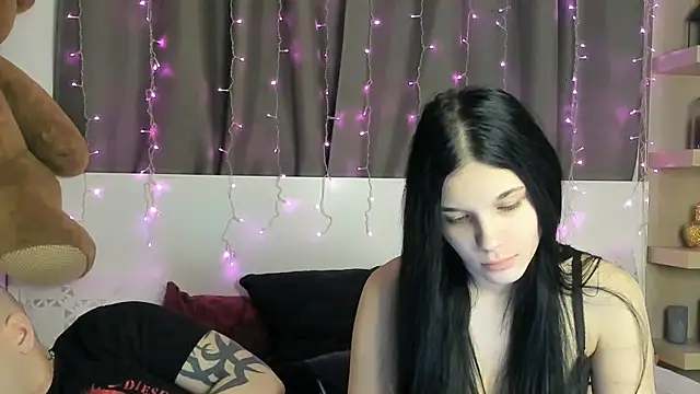 Snapshot of xDeepInLovexx chatting on March 1, 8:32 pm xDeepInLovexx online show from March 1, 8:32 pm