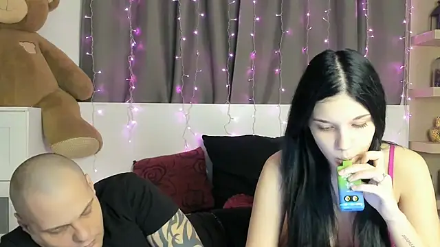 Snapshot of xDeepInLovexx chatting on February 14, 7:12 pm xDeepInLovexx online show from February 14, 7:12 pm