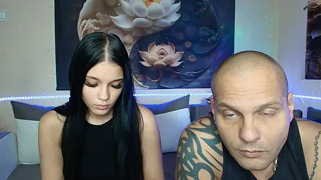 Snapshot of xDeepInLovexx chatting on October 16, 3:09 pm xDeepInLovexx online show from October 16, 3:09 pm