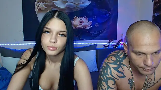 Snapshot of xDeepInLovexx chatting on September 22, 6:03 pm xDeepInLovexx online show from September 22, 6:03 pm