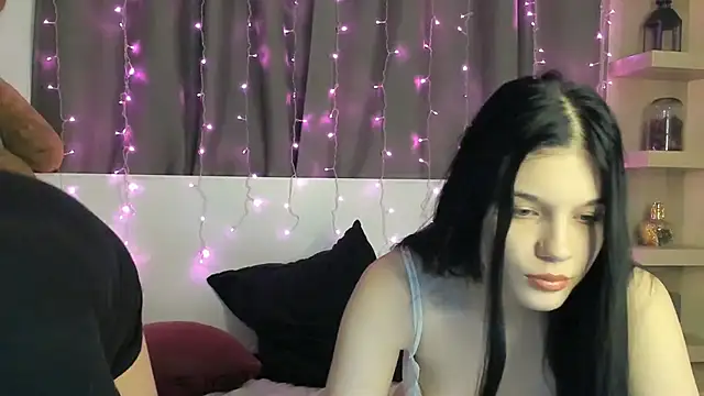 Snapshot of xDeepInLovexx chatting on February 28, 7:03 pm xDeepInLovexx online show from February 28, 7:03 pm