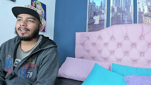 Snapshot of Applehot_LRR chatting on September 19, 2:04 am Applehot LRR online show from September 19, 2:04 am