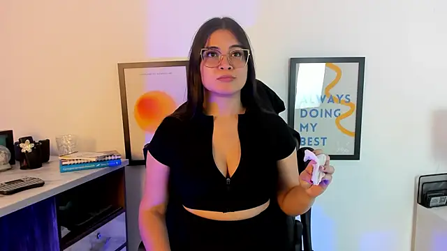 CamilaSofiia online show from October 28, 6:18 pm