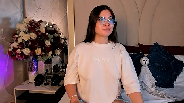 Snapshot of CamilaSofiia chatting on October 18, 7:38 pm CamilaSofiia online show from October 18, 7:38 pm