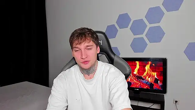 Chris Tyson online show from October 13, 4:08 pm