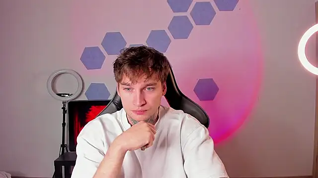 Chris Tyson online show from October 18, 10:34 pm