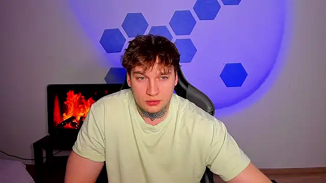 Chris Tyson online show from April 18, 8:31 pm