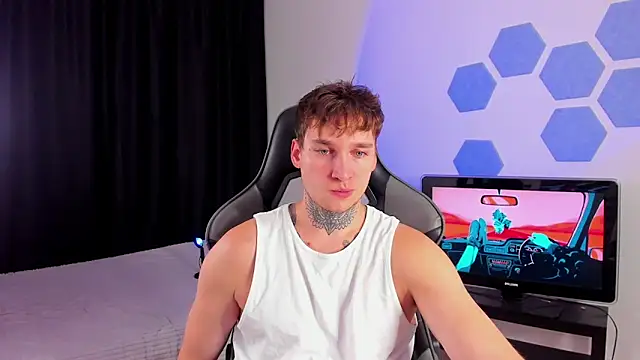 Chris Tyson online show from September 14, 10:32 pm