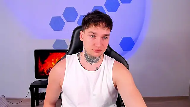 Chris Tyson online show from December 16, 9:46 am