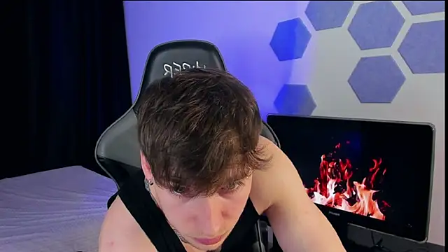 Chris Tyson online show from March 18, 1:13 am