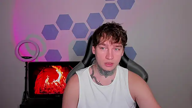 Chris Tyson online show from November 6, 3:10 am