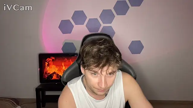 Chris Tyson online show from November 21, 11:15 pm