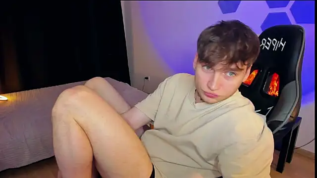 Chris Tyson online show from February 9, 12:17 am