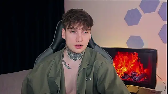 Chris Tyson online show from March 16, 11:15 pm