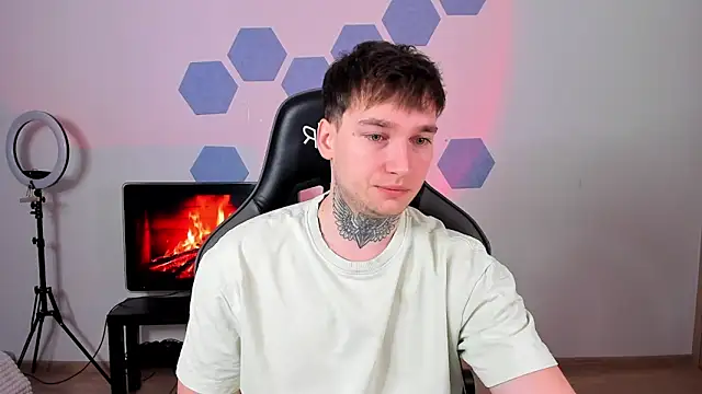 Chris Tyson online show from December 17, 9:03 am