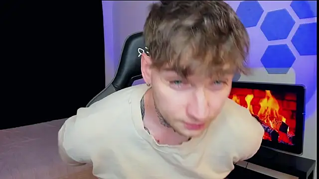 Chris Tyson online show from February 16, 2:09 am