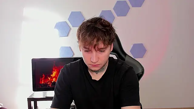 Chris Tyson online show from November 17, 8:40 am