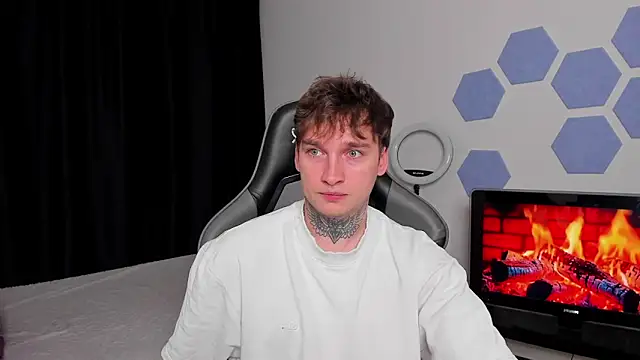 Chris Tyson online show from October 9, 5:57 pm