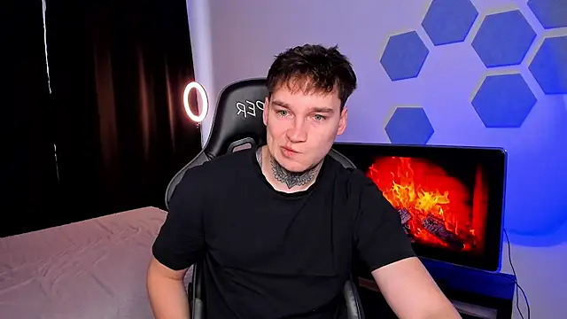 Chris Tyson online show from December 22, 8:47 am