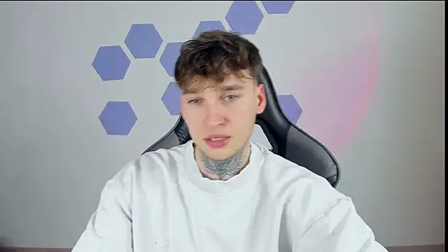 Chris Tyson online show from February 26, 9:20 pm