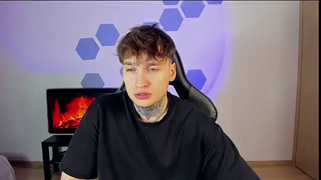 Chris Tyson online show from February 25, 10:20 pm