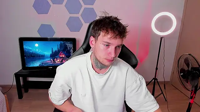 Chris Tyson online show from September 8, 9:25 pm