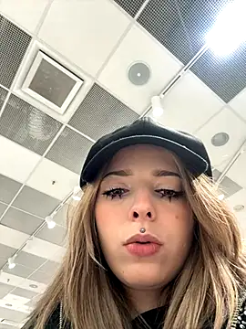 LoraaDoll online show from November 13, 3:38 pm