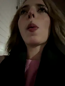 LoraaDoll online show from November 3, 3:59 pm