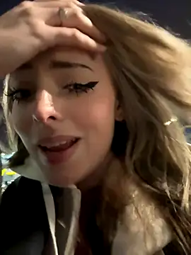 LoraaDoll online show from November 2, 2:55 pm