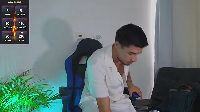 EdwardRoss  online show from February 19, 9:45 pm