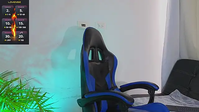 EdwardRoss  online show from March 10, 7:18 pm