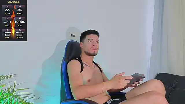 EdwardRoss  online show from March 8, 10:46 pm