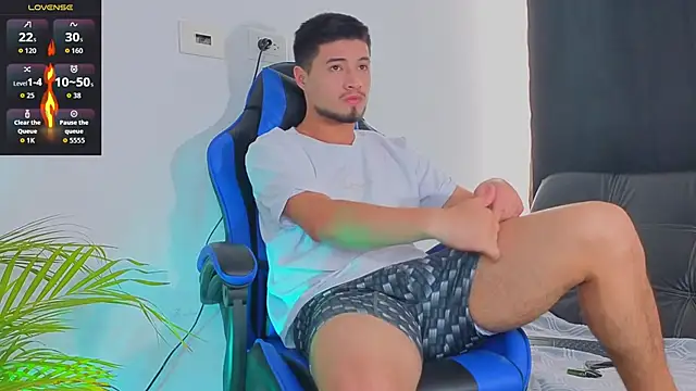 EdwardRoss  online show from October 30, 7:44 pm