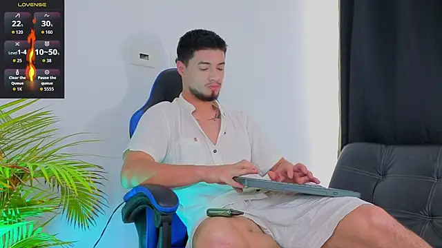 EdwardRoss  online show from November 15, 8:57 pm