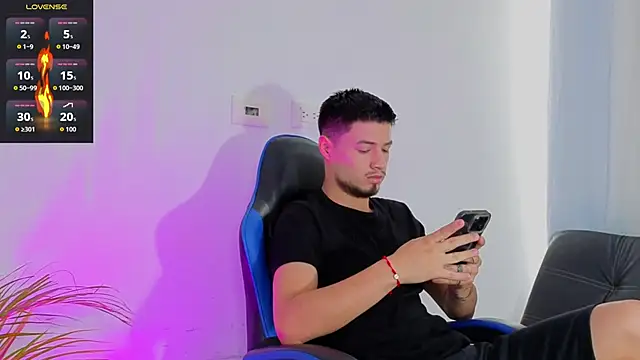 EdwardRoss  online show from January 14, 7:50 pm