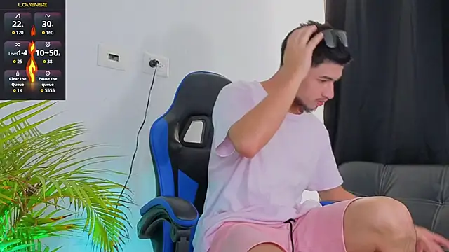 EdwardRoss  online show from November 17, 7:18 pm