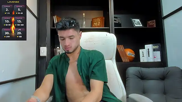 EdwardRoss  online show from March 21, 8:08 pm