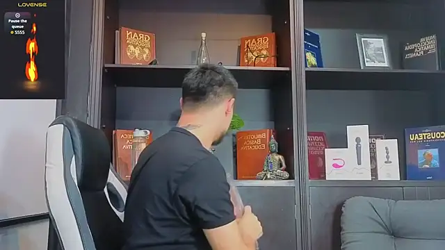 EdwardRoss  online show from October 9, 8:20 pm