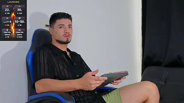 EdwardRoss  online show from December 16, 8:57 pm