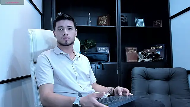 EdwardRoss  online show from March 17, 7:48 pm