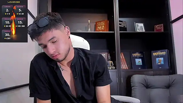 EdwardRoss  online show from March 7, 10:54 pm