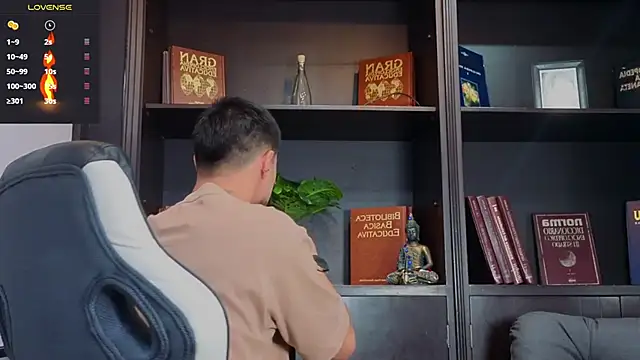 EdwardRoss  online show from September 28, 4:47 pm