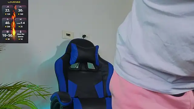 EdwardRoss  online show from October 26, 8:53 pm