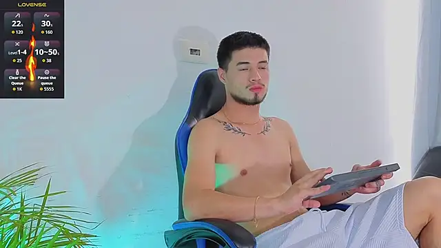 EdwardRoss  online show from March 14, 3:40 pm