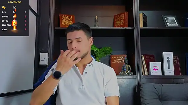 EdwardRoss  online show from September 16, 9:05 pm