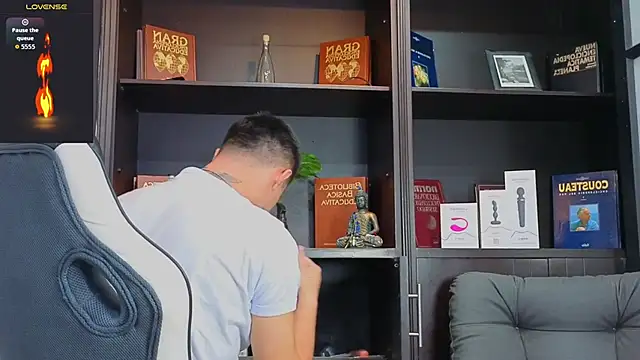 EdwardRoss  online show from October 7, 7:15 pm