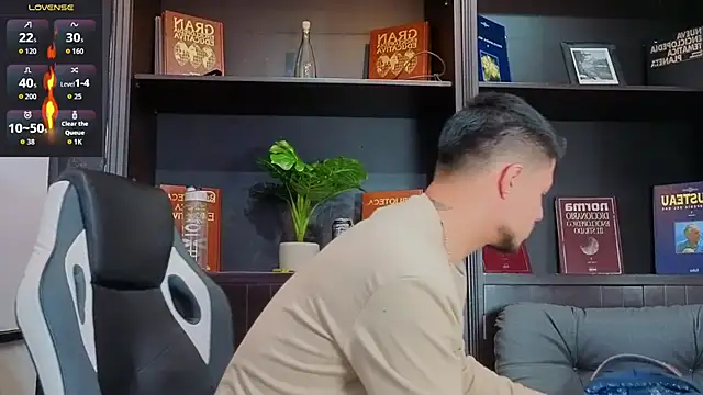 EdwardRoss  online show from October 3, 9:05 pm