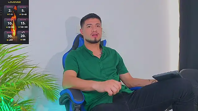 EdwardRoss  online show from October 14, 7:58 pm